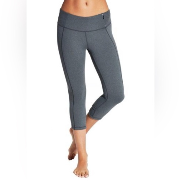 Calia Essential Crossover Capri Cropped Legging - Picture 3 of 16
